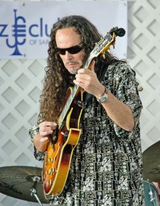 Andre Roy Guitarist